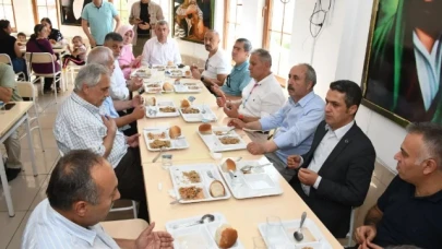 Hamdullah Efendi Yaşatma ve Kültür Derneği Aşure Etkinliği Düzenledi