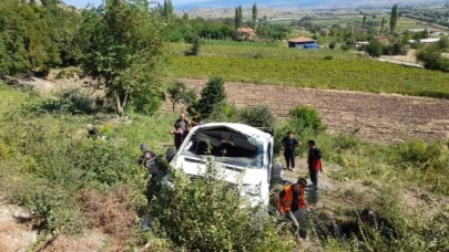 İnşaat işçilerini taşıyan kamyonet devrildi 1 kişi öldü, 3 kişi yaralandı