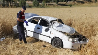 Otomobil Takla Attı: İki Kişi Yaralandı