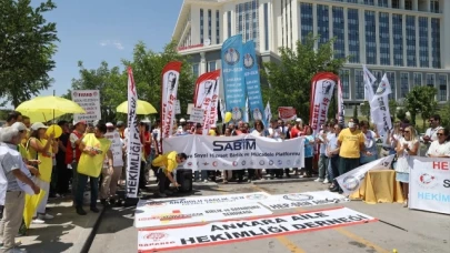 Sağlık Çalışanları İş Bıraktı