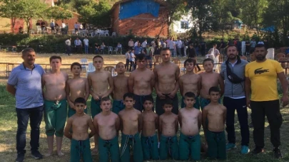 Taşova Belediye Spor Kulübü Güreşcilerinden büyük başarı.