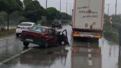 TIR ile otomobil çarpışması: 1 ölü, 2 yaralı