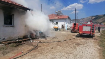 Tüp patlayan evde hasar oluştu