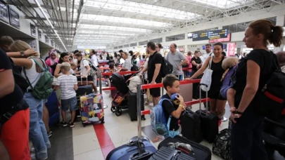 Türkiye 7 ayda ağırladığı 30 milyonu aşkın ziyaretçiyle rekor kırdı