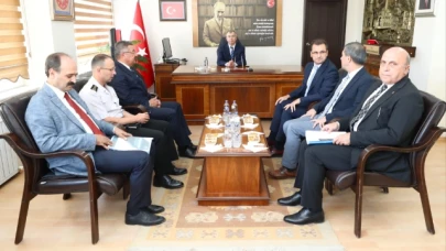 Vali Doruk’tan Merzifon Kaymakamlığına ziyaret