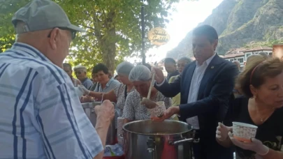 Vekil Karagöz Aşure programına katıldı
