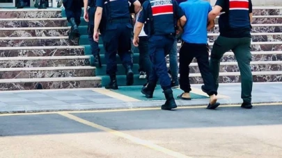 Yasa dışı yollarla sınırları geçmeye çalışan 12 kişi yakalandı