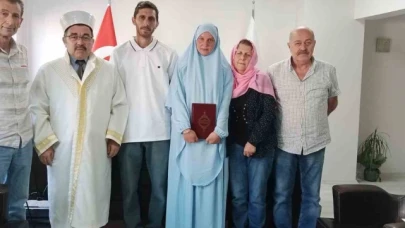 Alman kadın Müslüman oldu