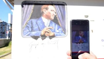 Atatürk'ün trenden baktığı fotoğraf, Germencik İstasyonu'nu süslüyor