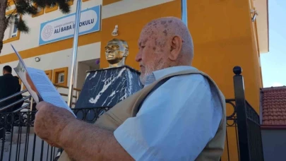 Babasının okula göndermediği 94 yaşındaki hayırsever kendini eğitime adadı
