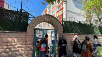 Bağcılar'da başıboş pitbull okulda korku dolu anlar yaşattı