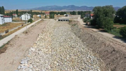 Beyşehir'in mahallesi taşkın riskinden kurtarılıyor