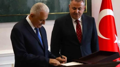 Binali Yıldırım'dan İzmir Valiliğine ziyaret