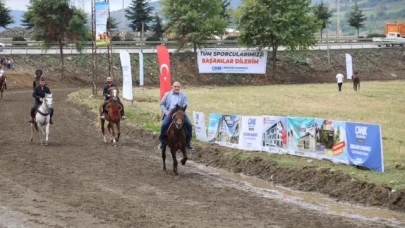 Canik atları dörtnala koştu