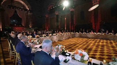 Cumhurbaşkanı Erdoğan: " Ekonomik büyümeden taviz vermeden maliye ve gelir politikalarının araçlarını uygulayarak enflasyonu artıran unsurları ortadan kaldırmayı hedefliyoruz."