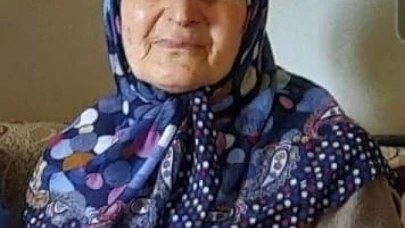 Devrilen traktörün altında kalan kadın yaşam savaşına yenik düştü