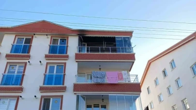 Elektrik tesisatında çıkan yangın evi küle çevirdi