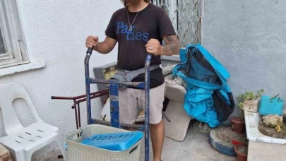 Hurdacı genç bulduğu para dolu çantayı sahibine teslim etti