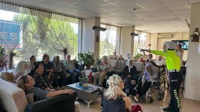 Huzurevi sakinlerine trafik eğitimi verildi