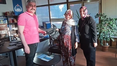 İçinde 4 bin lira bulunan çantasını kaybetti.