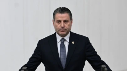 “İş bilmezlikten başka bir şey değildir”