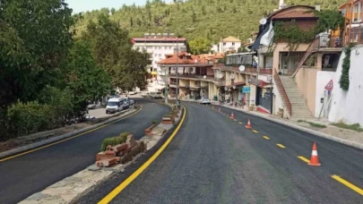 Kavaklıdere'nin 3 mahallesi sıcak asfalta kavuştu