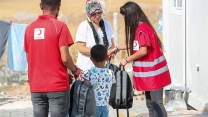Kızılay’dan Deprem Bölgesinde Eğitim Yardımı