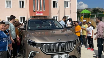 Kur’an Kursu öğrencileri TOGG’a büyük ilgi gösterdi