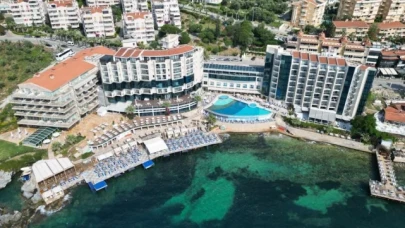 Kuşadası'na turist akını