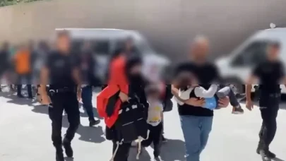 Kuşadası'nda düzensiz göçmenler polise yakalandı