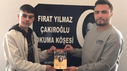 Okuma Birincilerine Kitap Hediyeli Edildi