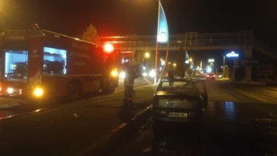 Otomobil alev topuna döndü: 2 yaralı