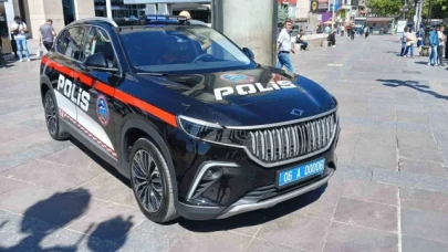 Polis aracı Togg'a vatandaşlardan yoğun ilgi: "Yerli ve milli olması gurur verici"