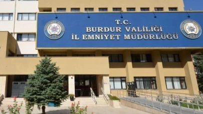 Polisten kaçan araçtan, 10 yıl hapis cezasıyla aranan hırsızlık zanlısı çıktı
