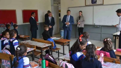 Sarıkamış'ta ilk ders zili çaldı