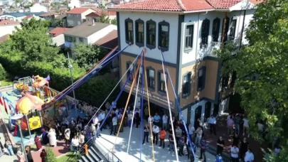 Sultanbeyli'de Aşık Veysel Kültür ve Sanat Evi açıldı