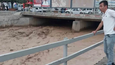 Sungurlu'da yağış sel getirdi