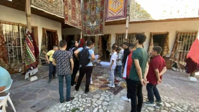 Yeni kayıt yaptıran İmam Hatip Lisesi öğrencilerine kültür gezisi