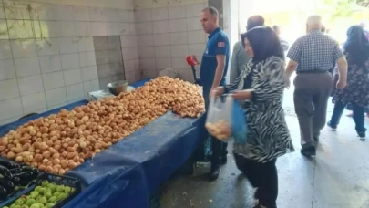 Zabıta ekiplerinden etiket denetimi