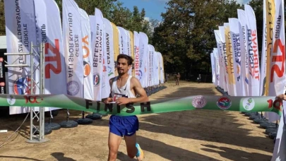 250 sporcunun kıyasıya yarıştığı zafer koşusunda kazananlar belli oldu