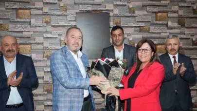 47 Günlük Siyasi Yasağı Dolan Belediye Başkanı Şahiner Görevine Döndü