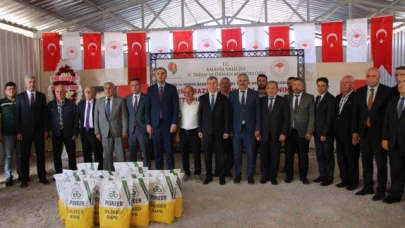 Amasya'da çiftçilere yağlık kanola tohumu dağıtıldı