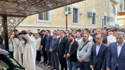 Asansör faciasında hayatını kaybeden Zeren, İstanbul'da göz yaşları arasında toprağa verildi