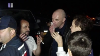 Aynı istikamete giden tur minibüsleri çarpıştı, 4'ü turist 6 yaralı