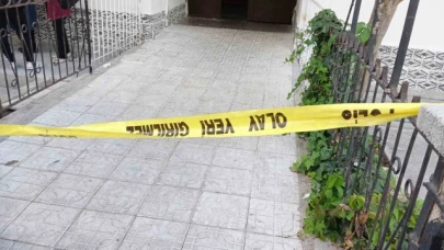 Eşini eşarpla boğup öldürdükten sonra defalarca bıçakladı