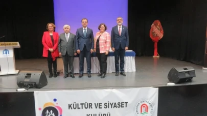 İktisadi ve İdari Bilimler Fakültesi Fen Edebiyat ve Siyaset kulübü konferans düzenledi