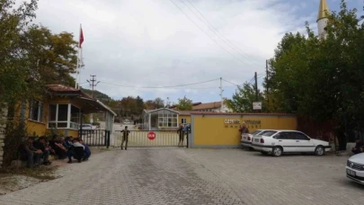 İşten çıkartılan işçiler  2 gündür eylem yapıyor