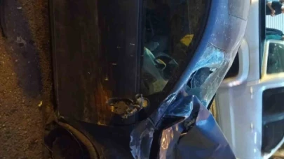 Kontrolden çıkan otomobil 4 araca çarparak durabildi