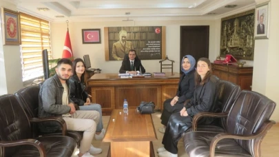 Kültür ve Siyaset Kulübü Öğrencilerinden Kaymakam Güldoğan'a  Ziyaret