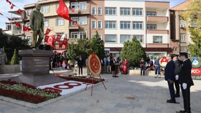 Merzifon’da Çelenk Sunma Töreni Yapıldı